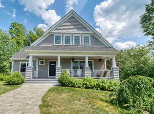 16 Point Of Rocks Ter, Stratham, NH 03885