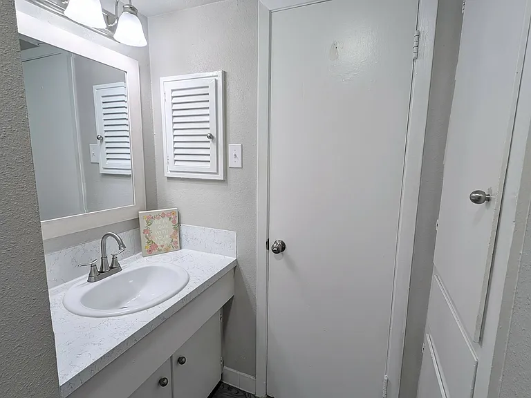 Hidden Park Apartments — Photo 31