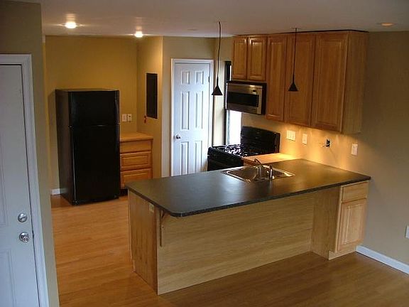 2nd image of 4800 Larchwood Ave APT 3