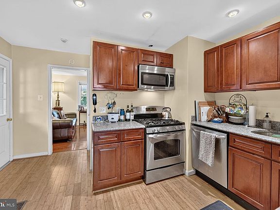 3rd image of 5406 Spring Ln