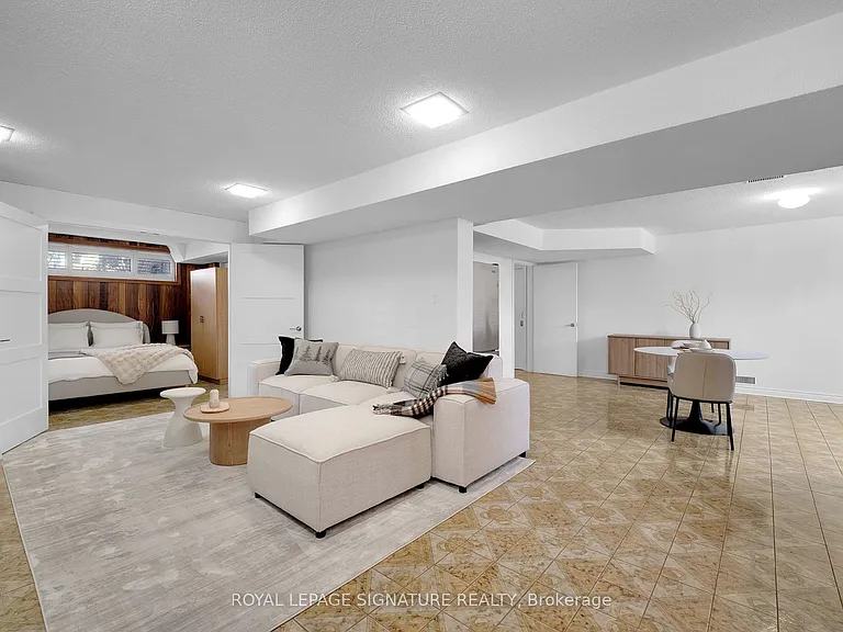 49 Sylvadene Pkwy #LOWER — Photo 3