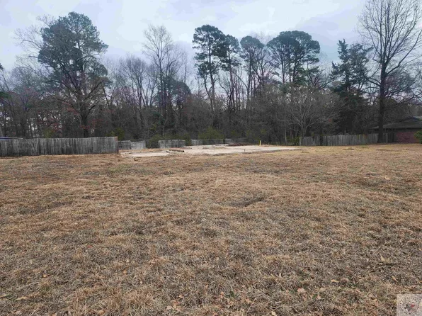 709 Johnson Ave, Wake Village, TX 75501