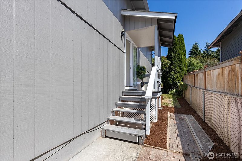 2nd image of 28430 14th Avenue S