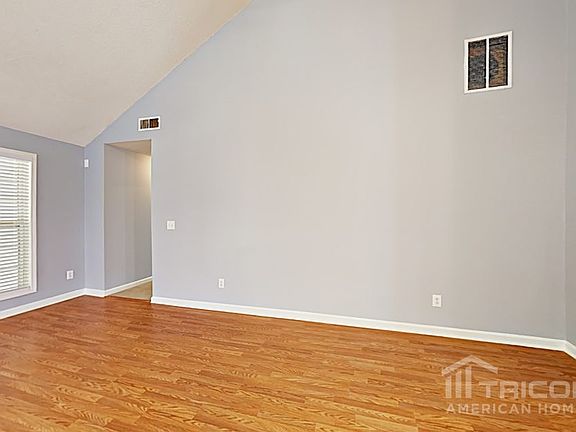5th image of 1102 Chateau Ter