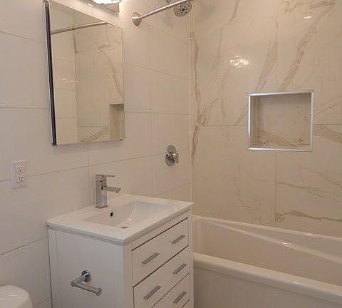 3rd image of 5 W 86th St APT 15A