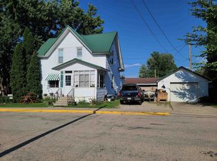 100 S McKenzie Ave, Gillett, WI 54124