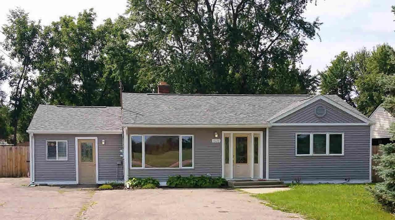 4238 Richfield Rd photo 1