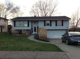 5750 Skyline Dr, Seven Hills, OH
