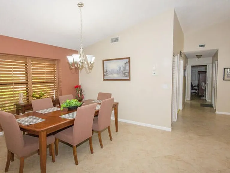 4907 Boxwood Cir — Photo 3