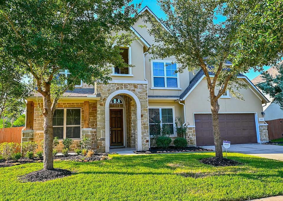 1st image of 16919 Huttons Court Ln