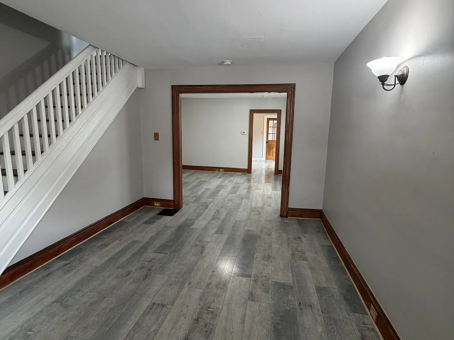 4 bed, 1400 sqft, $2,100 — Photo 3