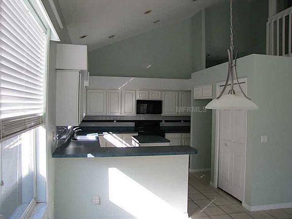 3rd image of 965 N Lake Claire Cir