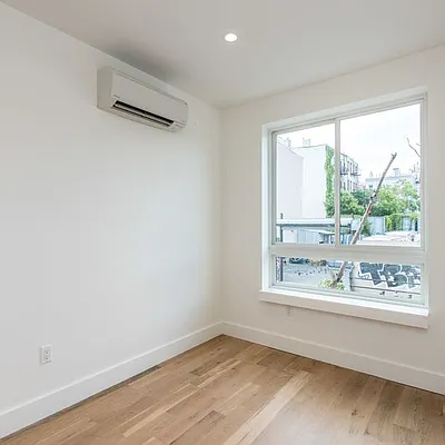 Rented by Nooklyn NYC LLC | media 82