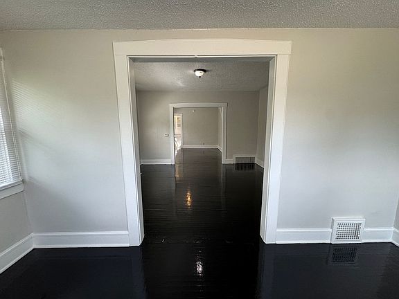 5th image of 1136-1138 Fairfield Ave