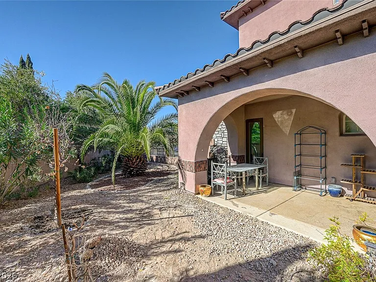 8490 Via De Bellasidra Ct — Photo 80