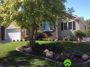 8030 Dawson Creek Dr, Lincoln, NE 68505