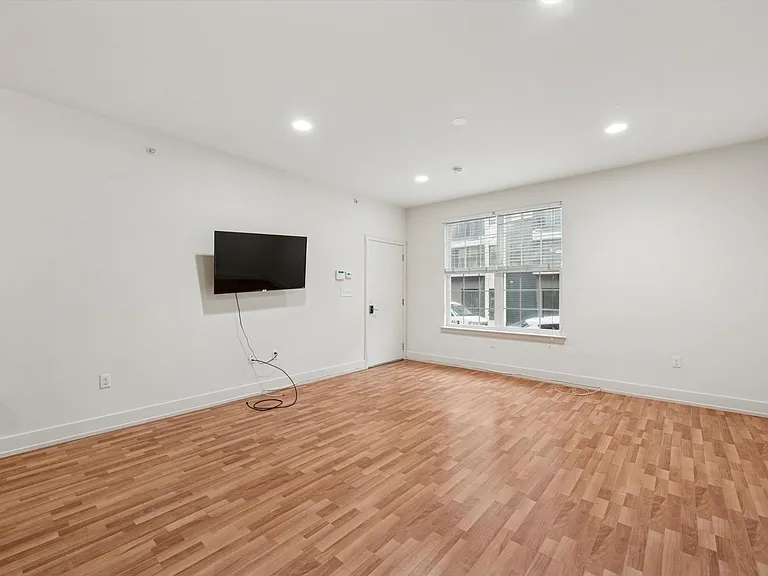 1505 W Master St #1 — Photo 9