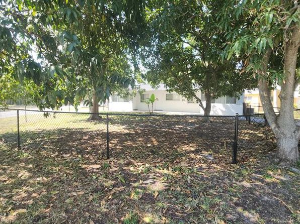 198 SE 27th Ct #W