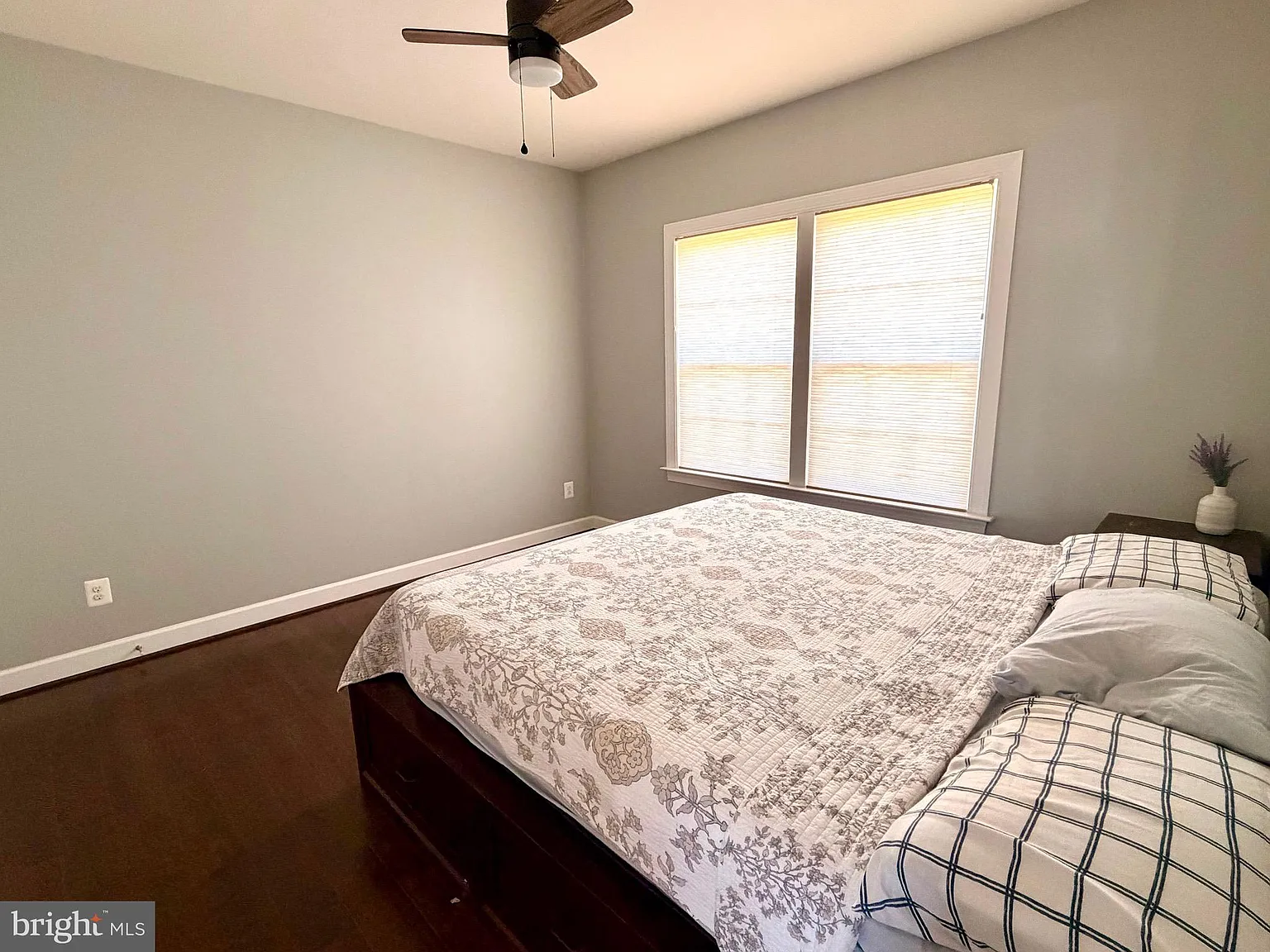 5 bed, 4.5 bath, 6359 sqft, $5,950 — Photo 4