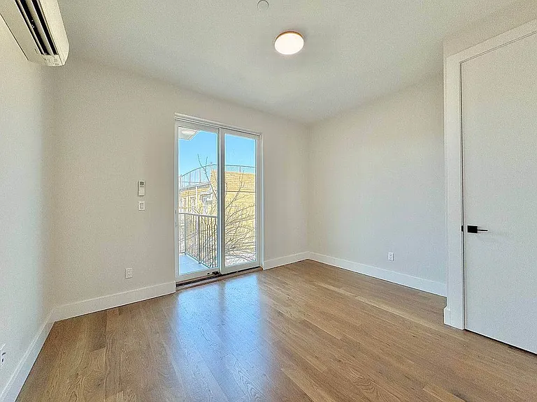714 5th Ave #3A — Photo 6