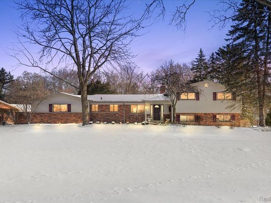 5193 Kellen Ln, Bloomfield Hills, MI 48302