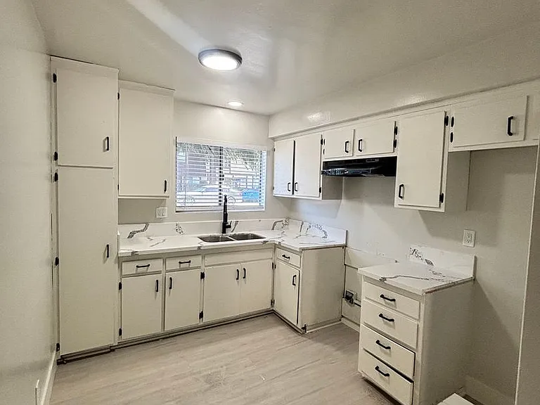 6809 Baird Ave — Photo 5