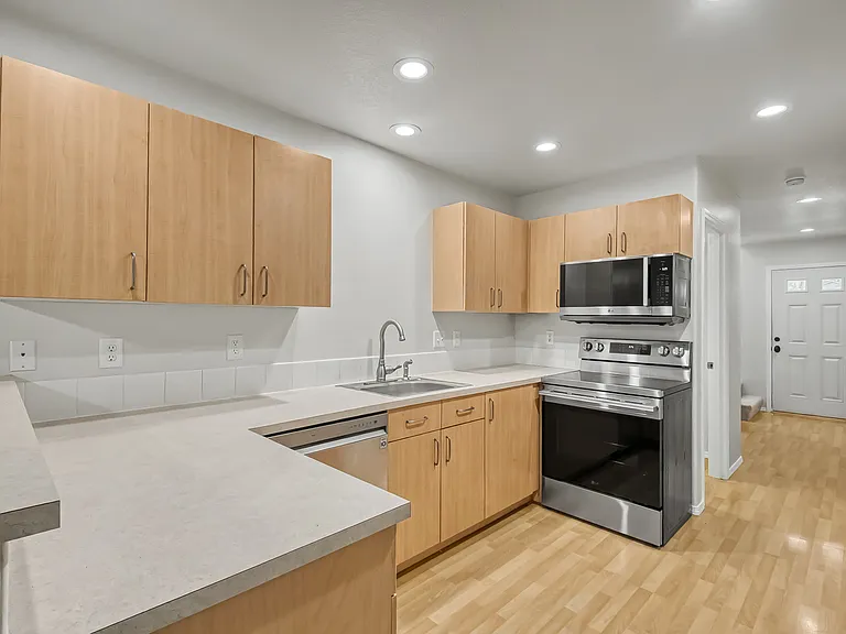 4857 SW 141st Ave — Photo 6