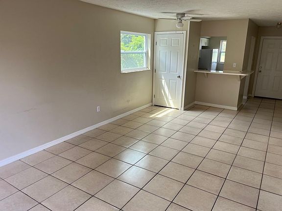 4th image of 5916 Sun Glo Ave