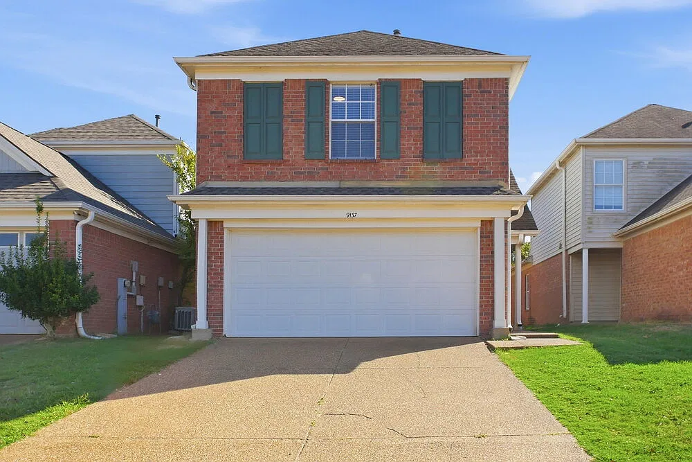 3 bed, 2.5 bath, 1521 sqft, $1,810 — Photo 1