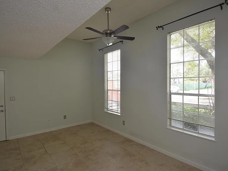 1385 Crystal Way #C — Photo 7