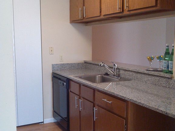 5th image of 4214 Summit Knoll Dr APT D