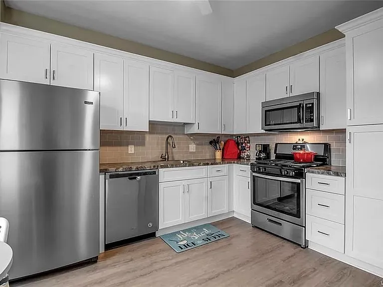 1937 Hertel Ave #2 — Photo 13