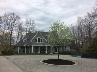 200 Cottrell Rd, Saunderstown, RI 02874