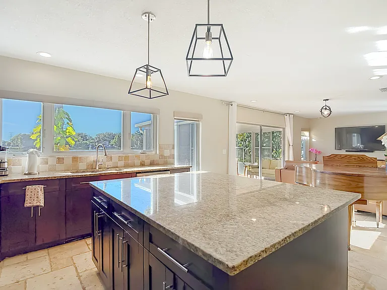 17208 Orangewood Dr — Photo 13
