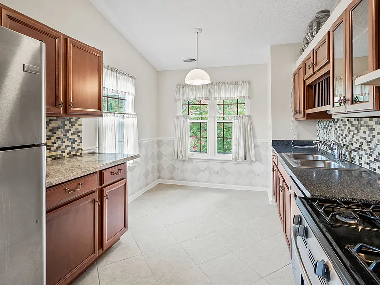 216 Stoneybrook Ln #2C — Photo 7