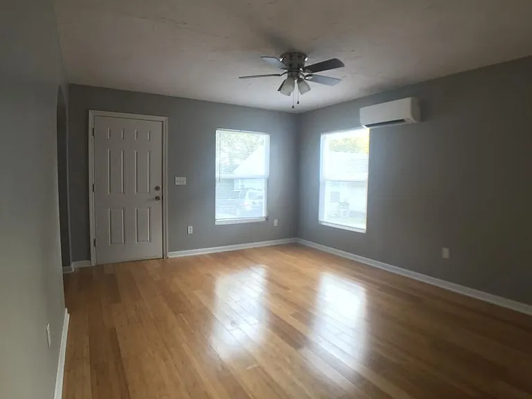 411 S Hill Ave #B — Photo 5