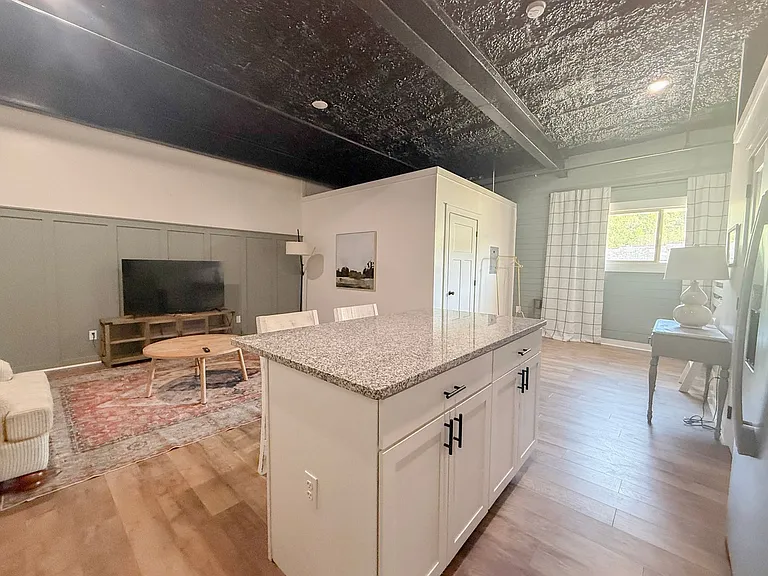 209 S Church St — Photo 21