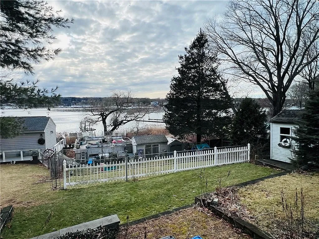 2 bed, 1.0 bath, 848 sqft, $2,850 — Photo 2