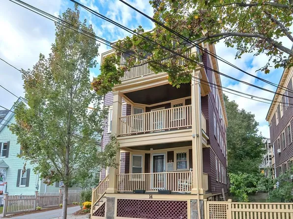 14 Rice St #B, Brookline, MA 02445