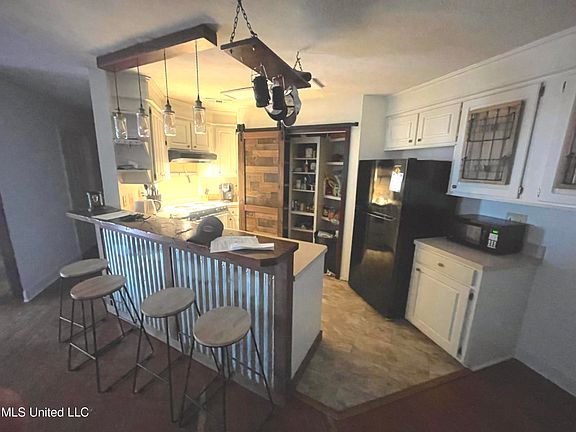 3rd image of 241 Brendalwood Blvd #B
