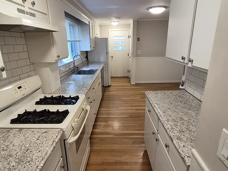 144 Wildwood Ave #1 — Photo 5