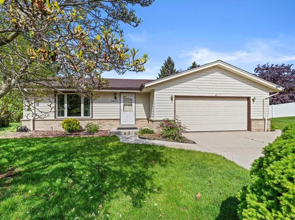 1517 Merry COURT, Port Washington, WI 53074
