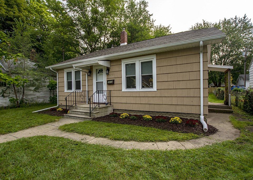 1st image of 1014 S 32nd St