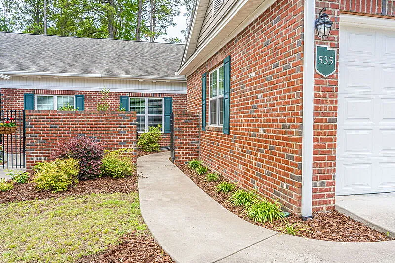 2 bed, 2.0 bath, 1600 sqft, $2,100 — Photo 2