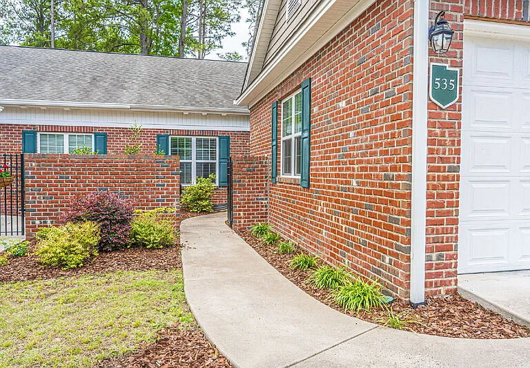 535 Lighthorse Cir — Photo 2