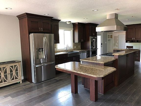 Kitchen Viking appliances 