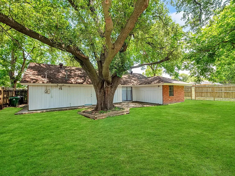 7119 Bellaire Blvd — Photo 34