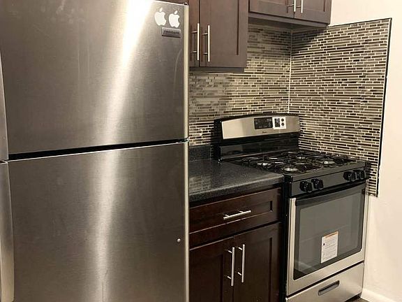 4th image of 922 Bronx Park S APT 3A
