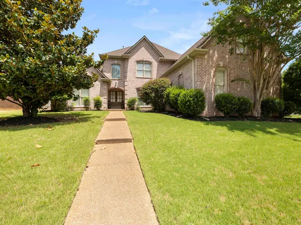 8990 River Knoll Dr, Cordova, TN 38016