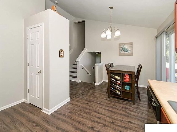 3rd image of 15852 Willow Cir